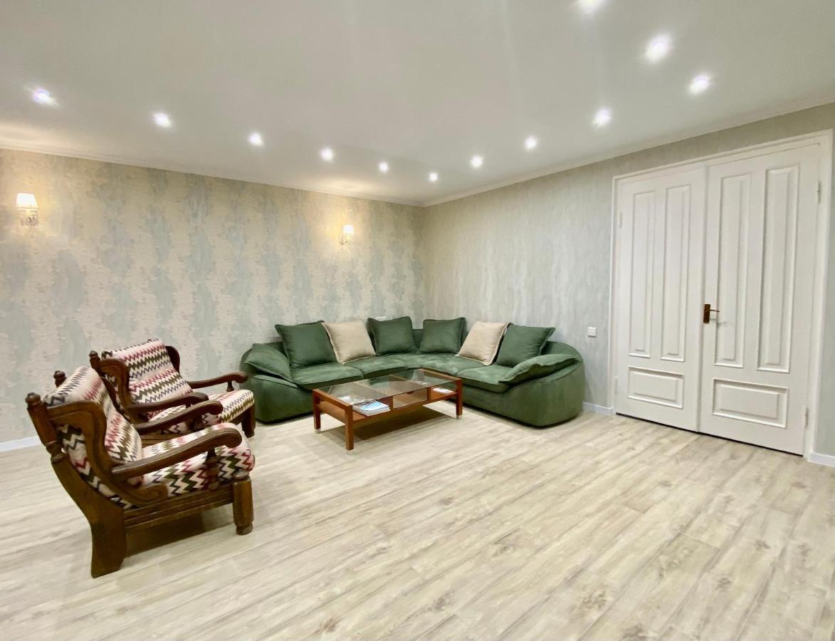 Spacious Dinamo Apartment Tbiliszi Kültér fotó